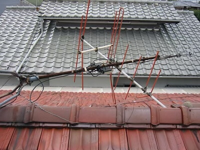 アンテナ倒れている